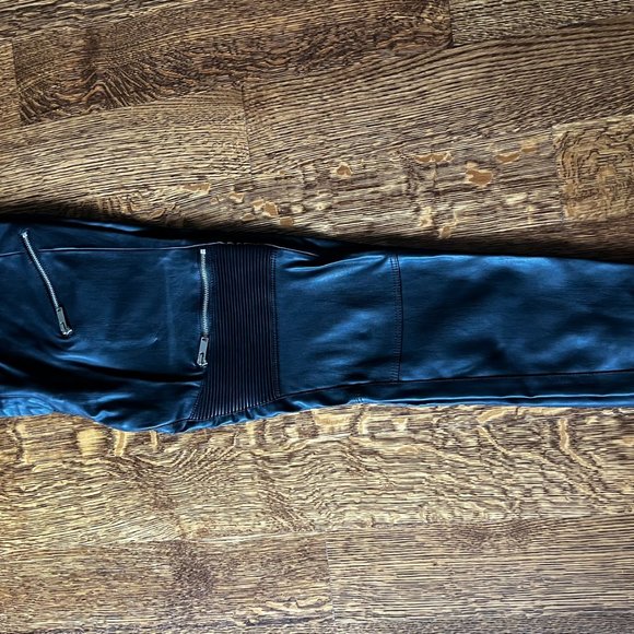 ZARA LEATHER PANTS - IT GIRL FAUX LEATHER PANTS WITH RIBBING AND ZIPPER Size M - Picture 9 of 14